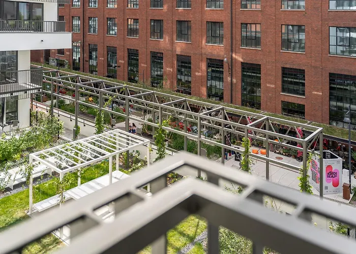 Doki Lifestyle & Food Hall By Lion Apartments